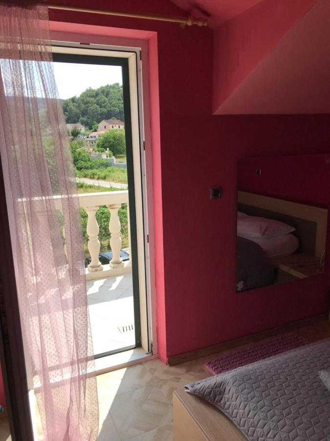 Apartments Renata Pucisca Ngoại thất bức ảnh