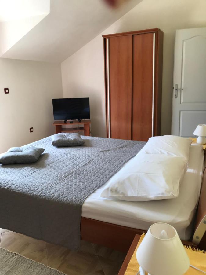 Apartments Renata Pucisca Ngoại thất bức ảnh