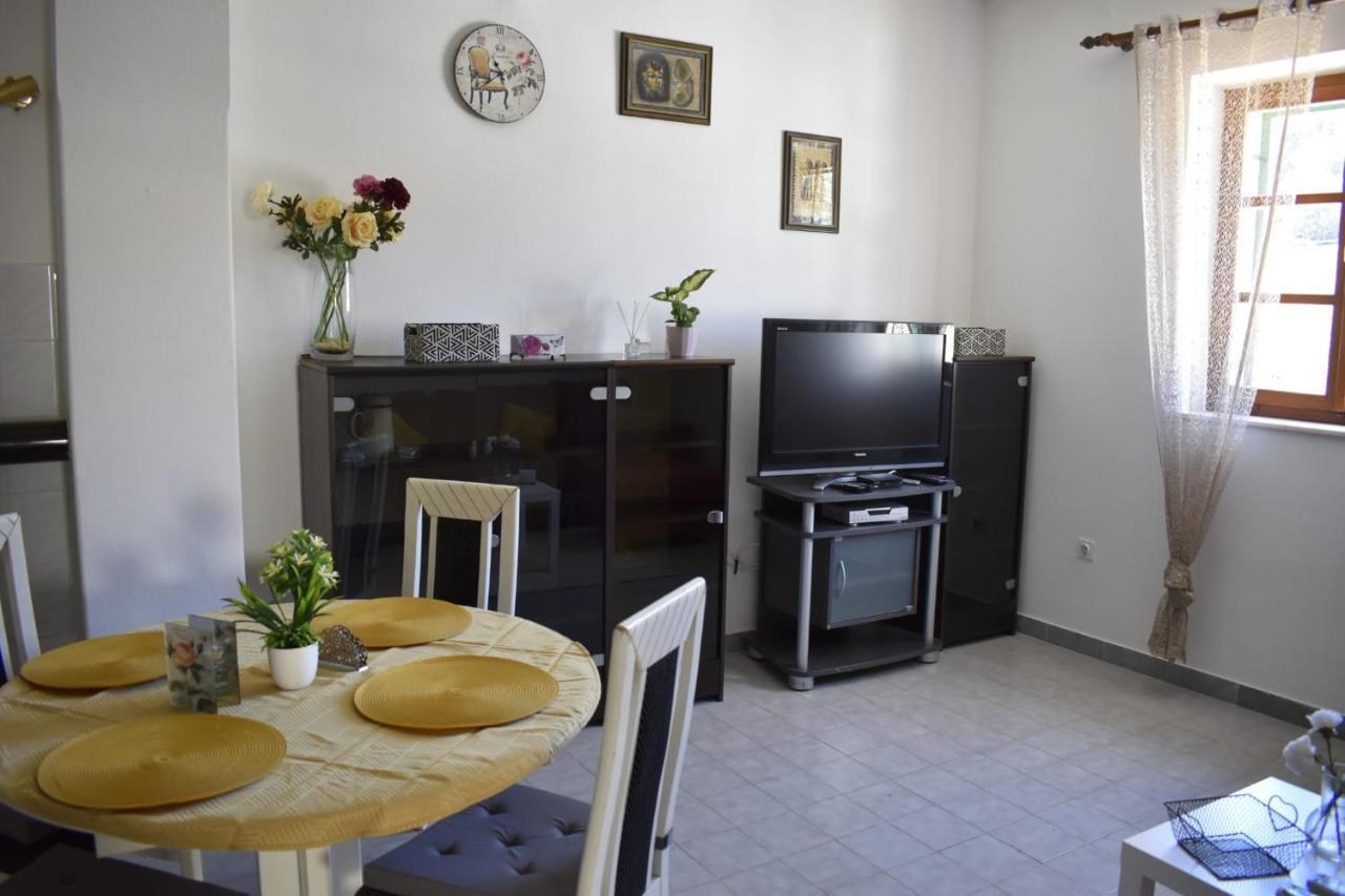 Apartments Renata Pucisca Ngoại thất bức ảnh