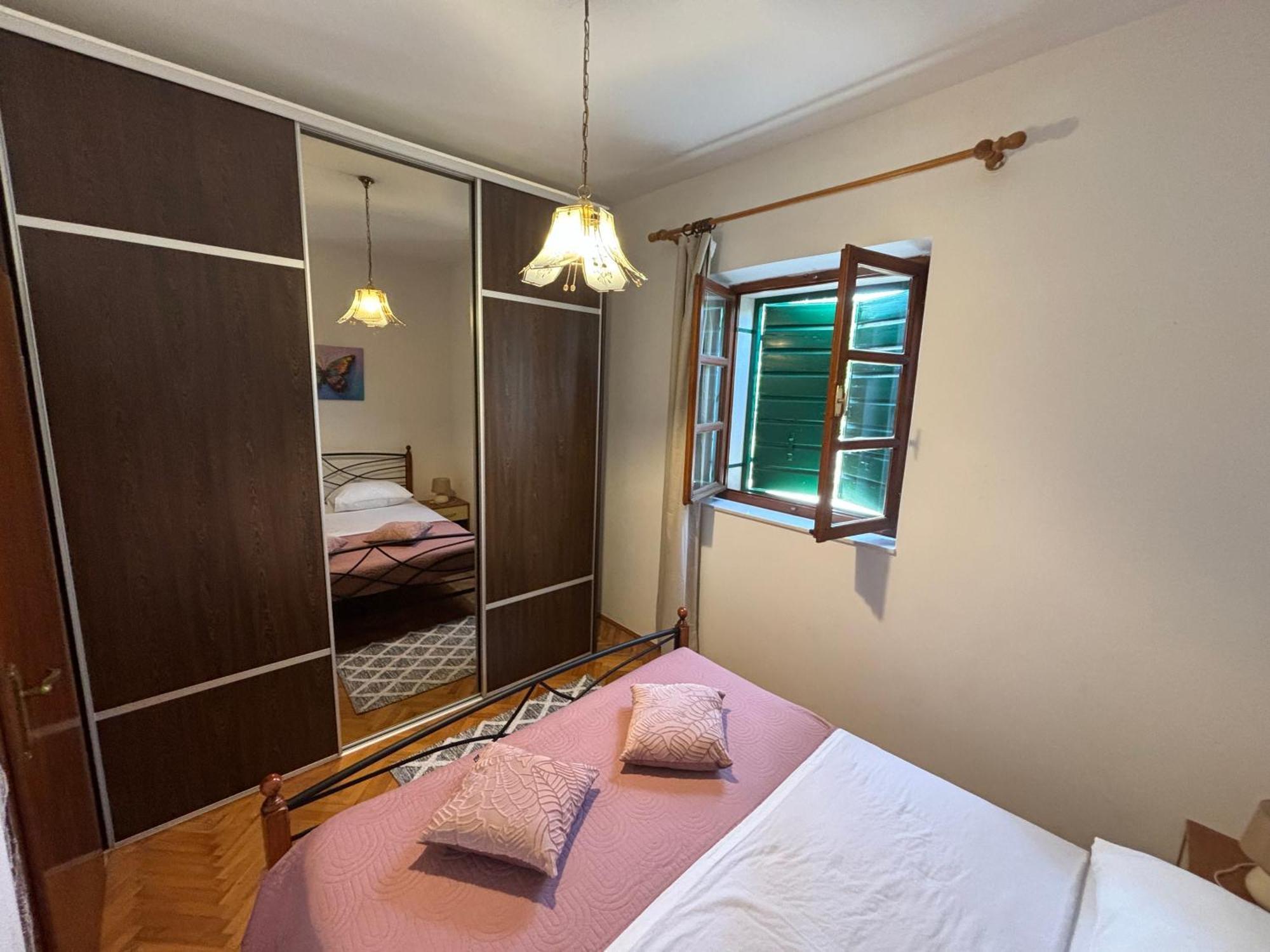 Apartments Renata Pucisca Ngoại thất bức ảnh